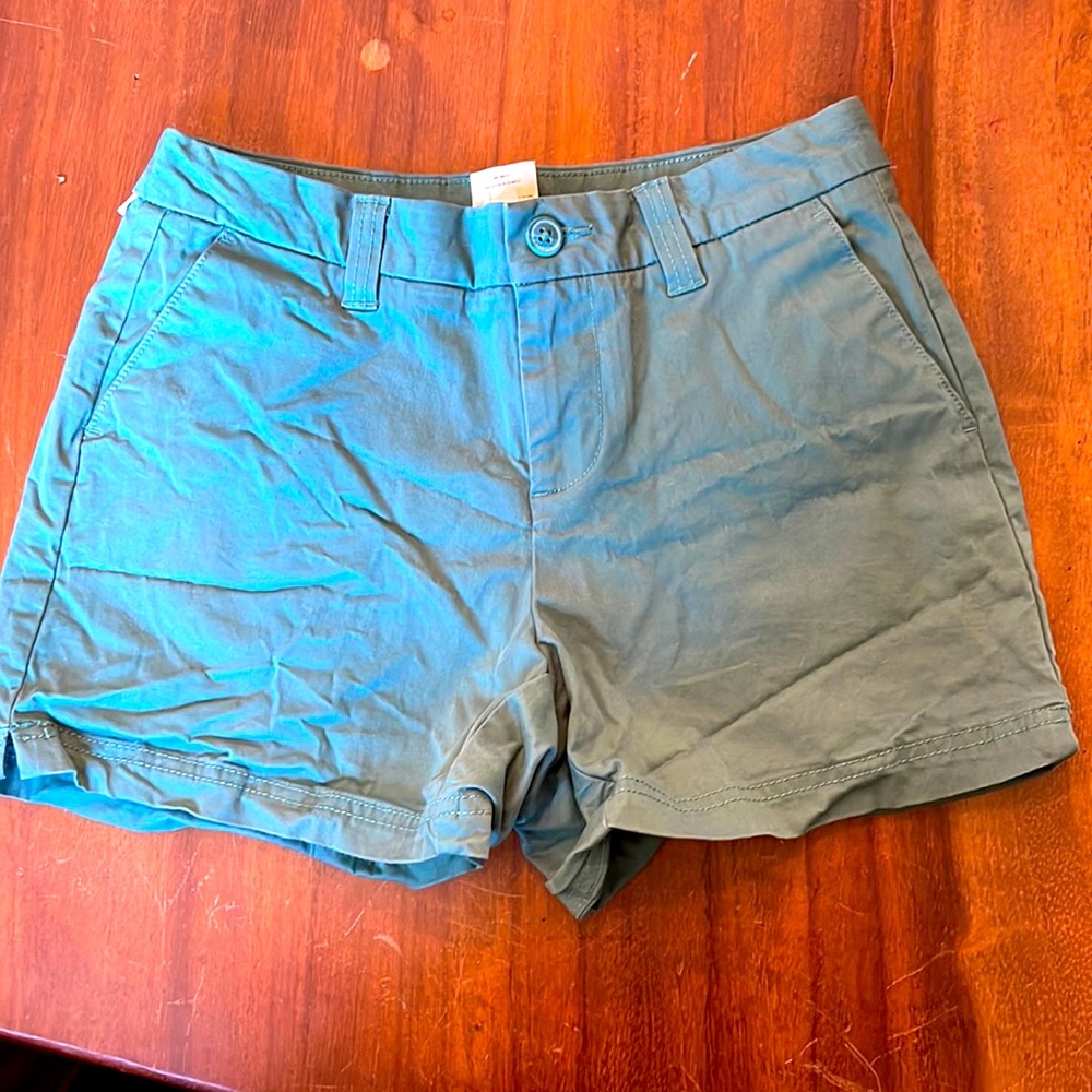 Magellan Outdoors Womens XS turquoise shorts. NWOT. Smoke free home.